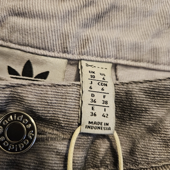 Adidas Originals Women's XXL Print Cargo Pants Grey Size 6 IW5532 NWT $190 - Picture 8 of 16